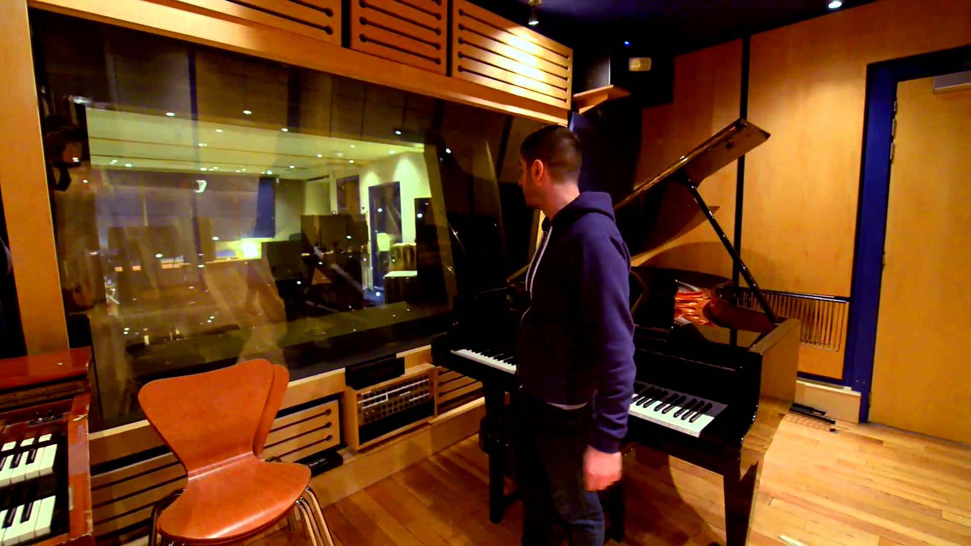Snap Studios – Take a tour around a top London studio – YouTube