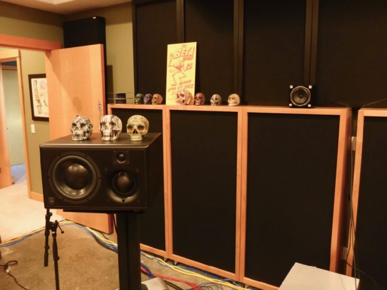 Corner Bass Traps Acoustic Fields