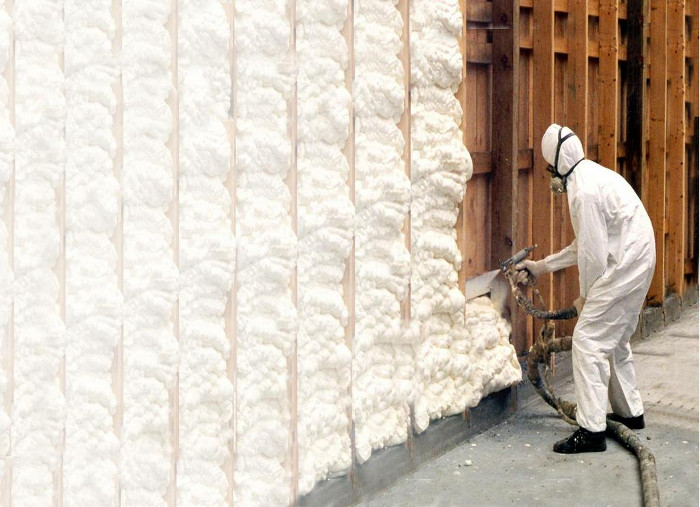 What's the Difference Between Injection Foam and Spray Foam Insulation?